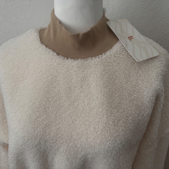 NWT Fabletics Malia Polar Fleece Pullover Crewneck Ivory Tan Women's Size S - Picture 2 of 8